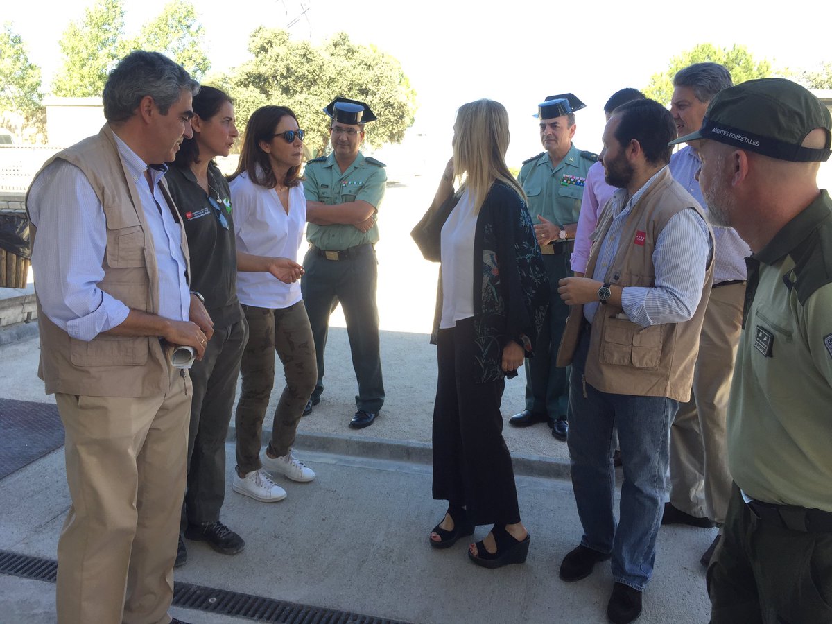 cifupresidenta's tweet photo. 📸 @ccifuentes llega al Centro de Recuperación de Animales Silvestres de @ComunidadMadrid. #CRASdaVida https://t.co/zyPZrnOpin