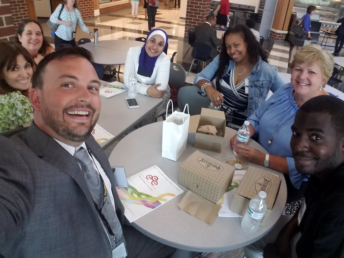 vaughajm's tweet photo. @Dale_City_ES had a great time today at #2017PWCSEEE https://t.co/u6xHqJEwF5