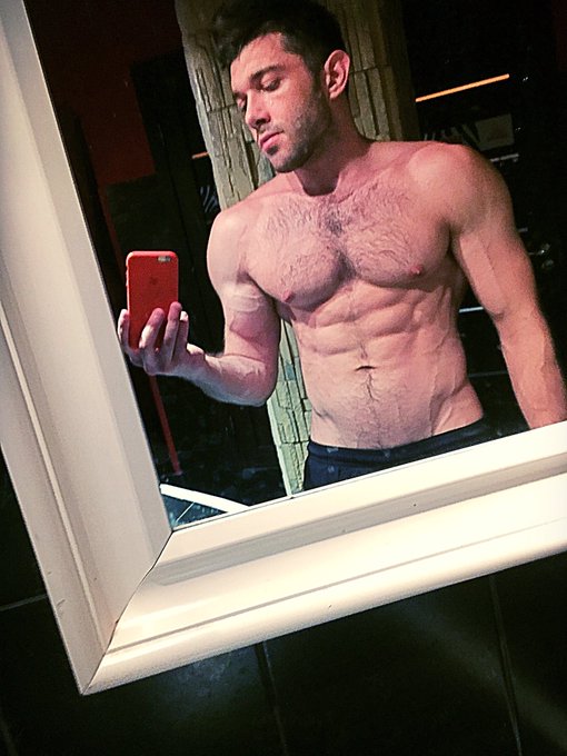 Tonight's workout) @LucasEnt @QueerMeNow #lucasentertainment #lucasmen #queermenow #workout #gym https://t