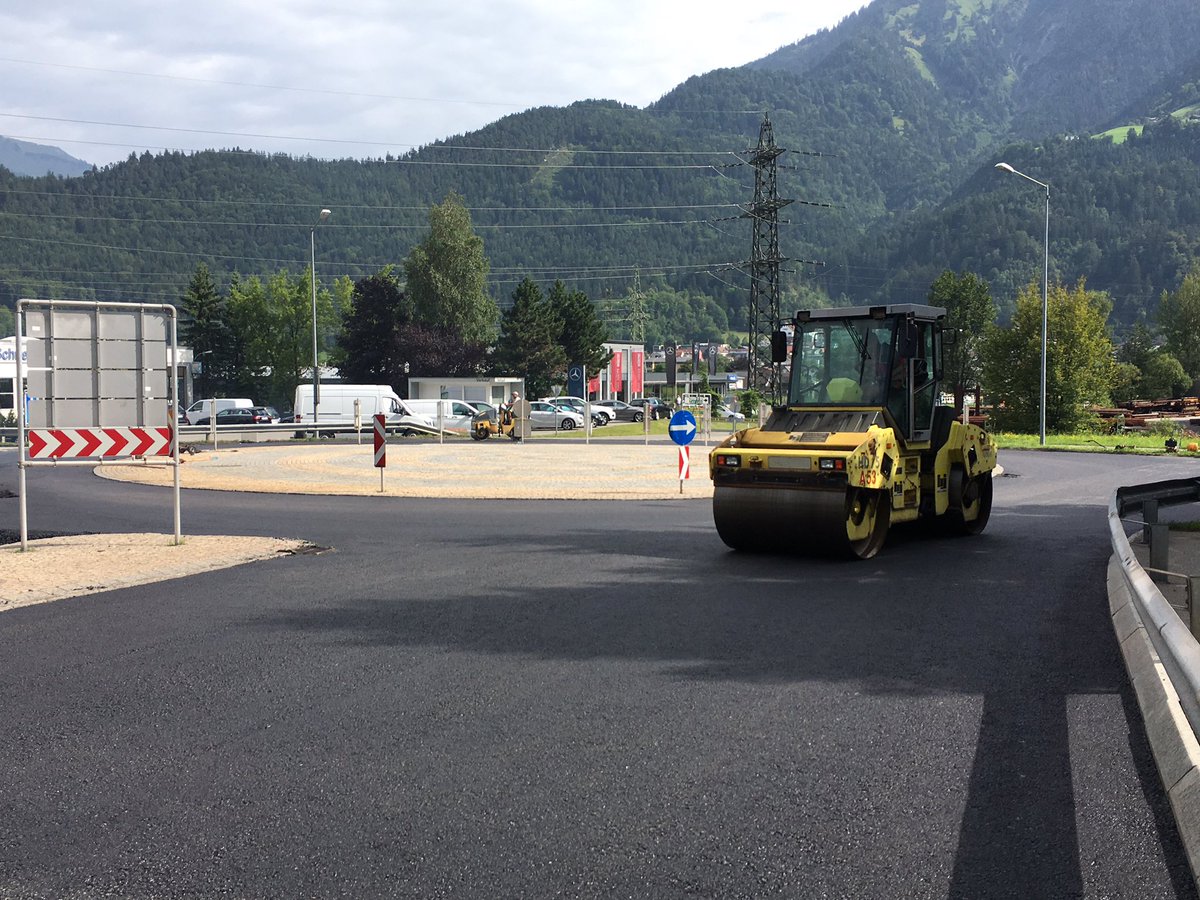 Gilsonite_Euro's tweet image. Heavy traffic roundabout in Bludenz, Austria near Liebherr factory for ship cranes! #Gilsonite modified base course for extra performance!