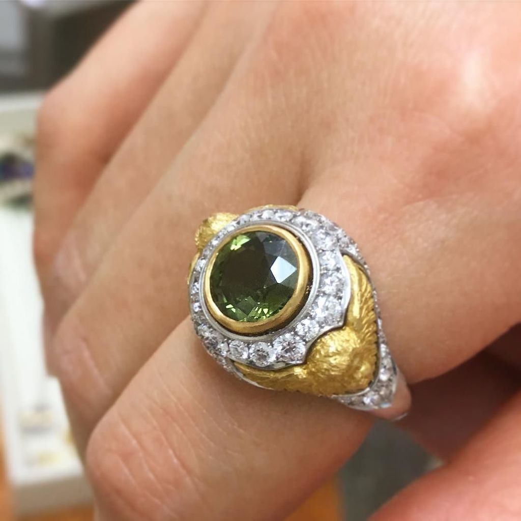 AnthonyLent's tweet photo. Check out this none of a kind green sapphire pave putti ring. #greensapphire #diamondring #putti https://t.co/RbAV7kF8F7