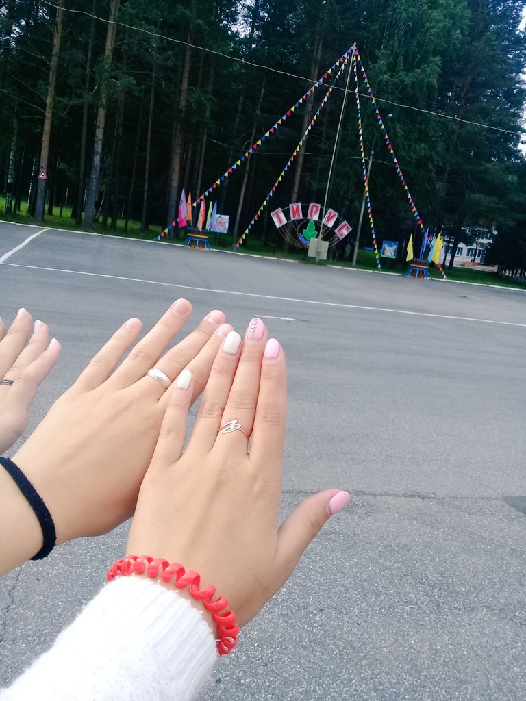vikkpu's tweet photo. До свидания,до встречи,пока ❤
Расстаемся до нового лета 🖑😓 https://t.co/1S4sXLLFbU