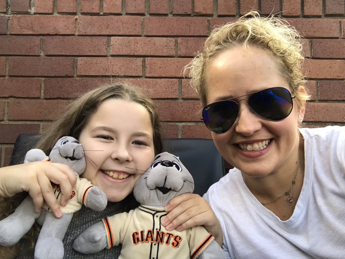 CALevesque's tweet photo. #SanFrancisco #SFGiants #girlsrule https://t.co/NsKWnfkogQ