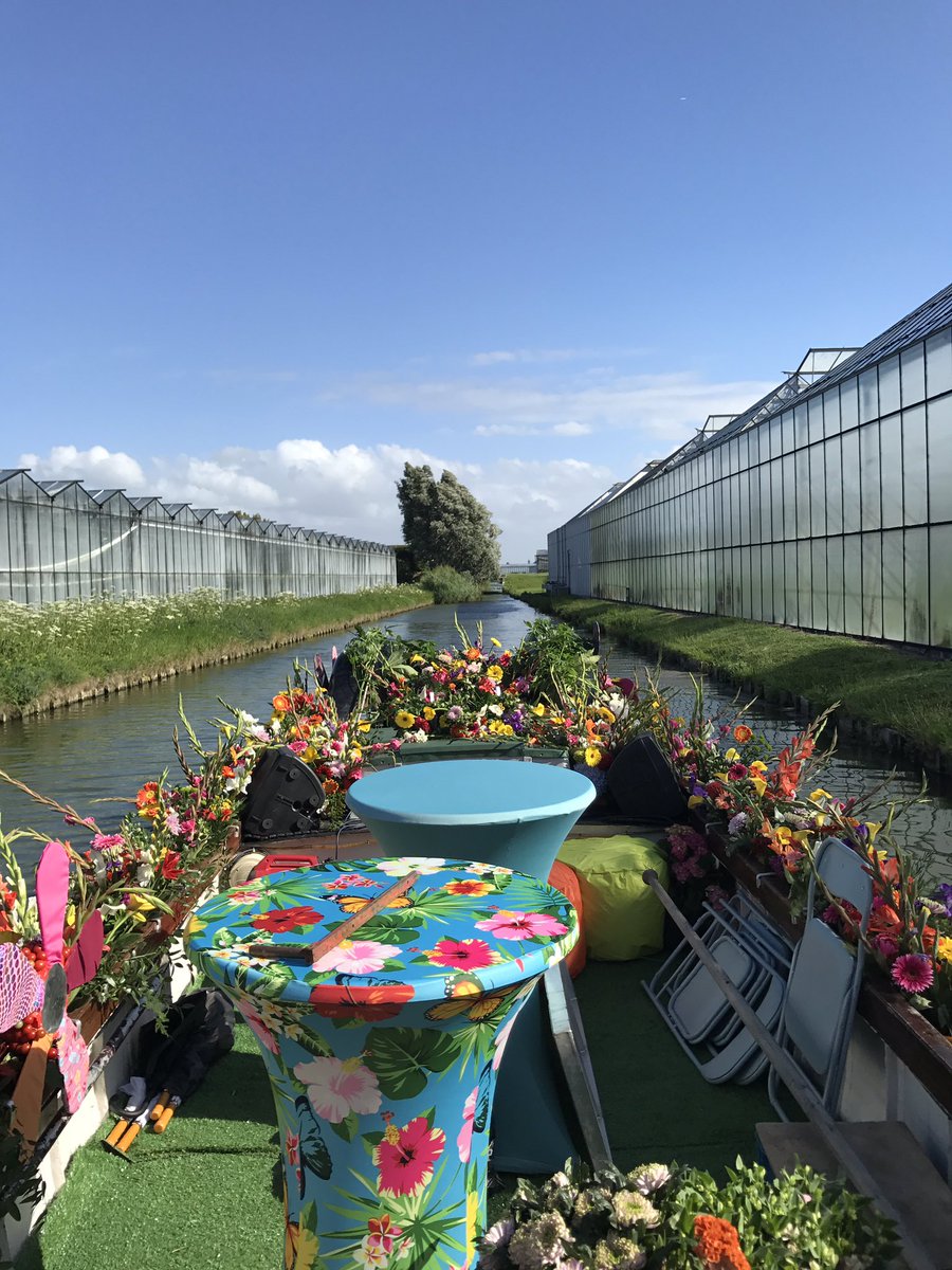 Vandaag de start van het Varend Corso 2017. Wij varen de Rijnmond route . Wij zijn 4 Fun .#varendcorso #WOS