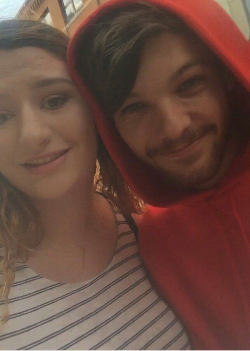dnarrrainbow's tweet photo. Луи в Нью-Йорке сегодня 03/08
#BestWorldArmy DIRECTIONERS
#LouisOnFallonTonight https://t.co/L4giodpzju