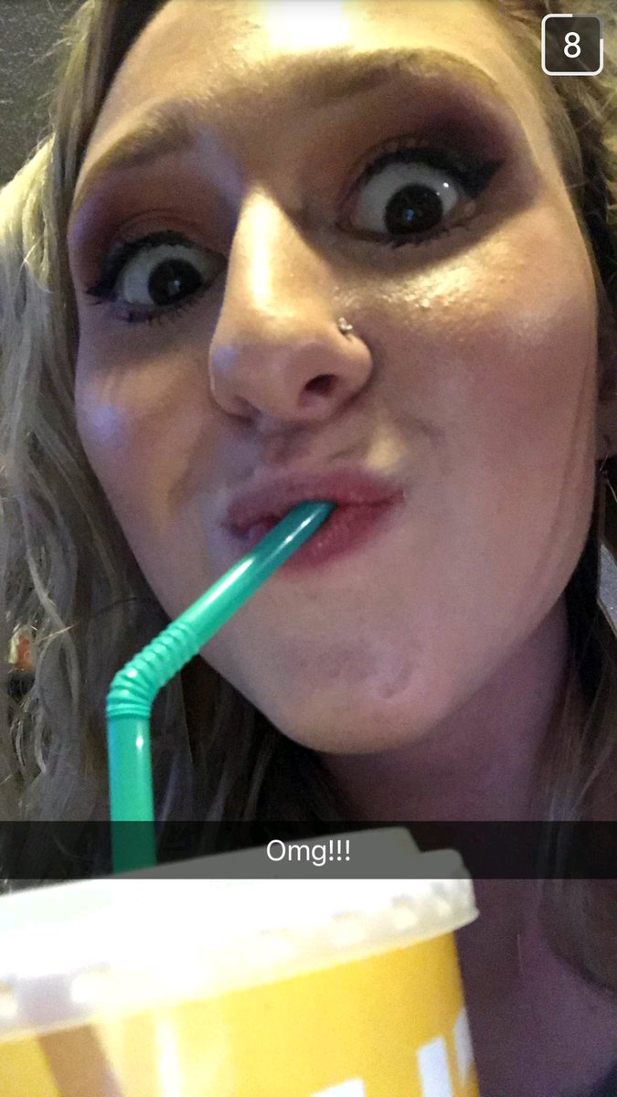 usa_is_bae's tweet photo. @taykclor Reading this tweet like https://t.co/Mt1U4vWgkt