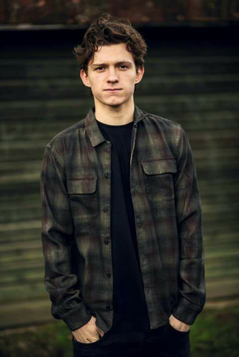 ActoresMarvel's tweet photo. TOM HOLLAND ACTOR DE #SpiderManHomecoming 
❤️❤️❤️❤️
#LluviaDeFondos 
#LluviaDeFondosMarvel 
#LluviadeFondosTomHolland 
#_Marvel_universe____ https://t.co/Jz2YKZ4U6M