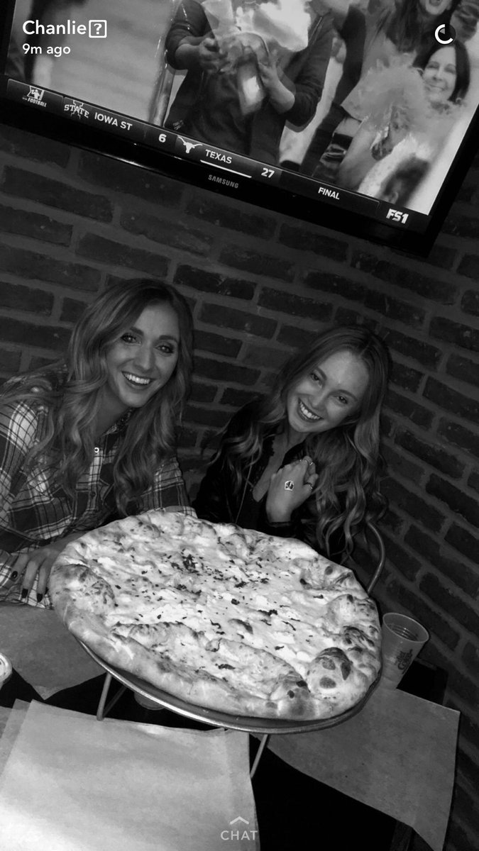 sarahsteele0's tweet photo. Happy birthday to my bestest friend in the entire world and shouts to facebook for actually making me cry today😂😂😭😭❤️@ChanRan23 https://t.co/xM0HTpaTQx