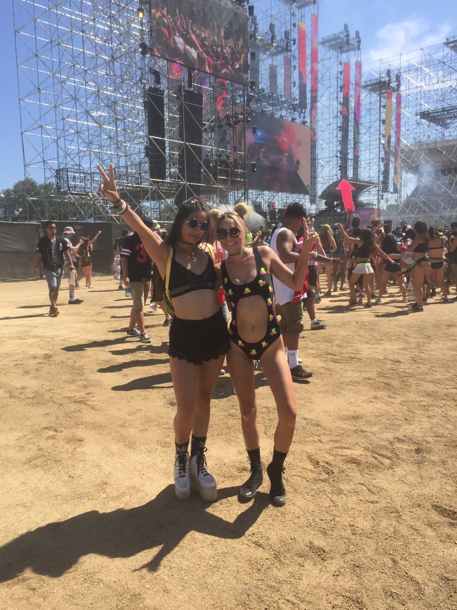 electricskyee's tweet photo. Can I reminisce? @HARDFEST #hardsummer2015 https://t.co/JI2ZxIAC3f