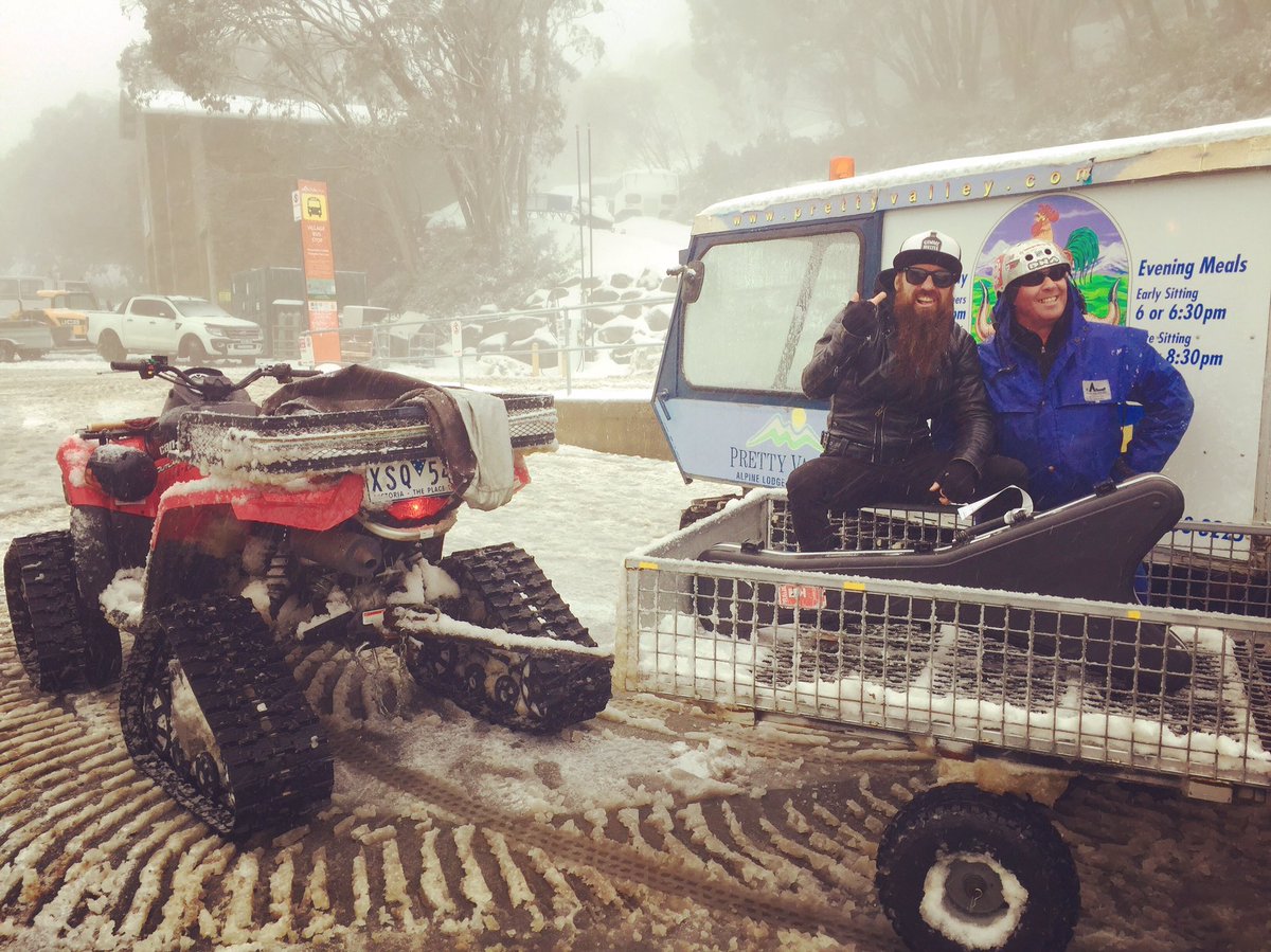 dallasfrasca's tweet photo. Snow wizard.... #surftosnow https://t.co/RqXIV0k47N