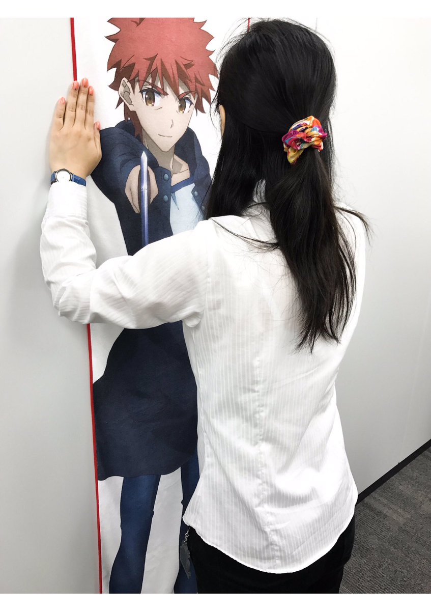 アクアマリン On Twitter 劇場版fate Kaleid Linerプリズマ イリヤ 雪下の誓い 等身大マイクロファイバータオル クロエ 士郎 製品見本を スタッフが早速壁に貼って大きさを確認中 壁ドン Https T Co Bcaevzrhvg Prisma Illya C92 Https T Co Rejkwqmnf8