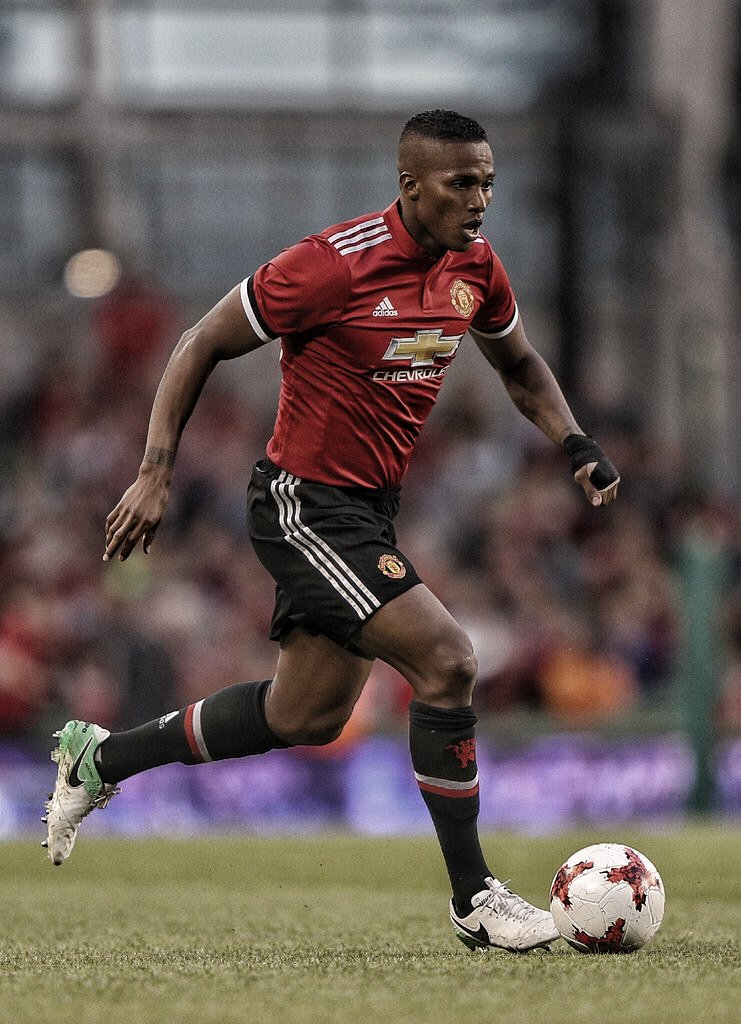 Happy 32nd Birthday, Antonio Valencia! 