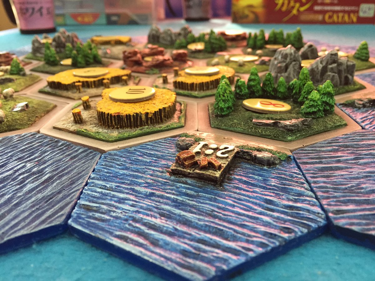ホワイエ ピッコリーノ ボードゲーム専門店 昨日は益田から友人とそのお友達が遊びに来てくれました そこで 超レアな ボードゲーム 3dカタン をプレイさせてもらいました とにかく盤が超リアルなジオラマの様になっていて ボードゲームと言うより