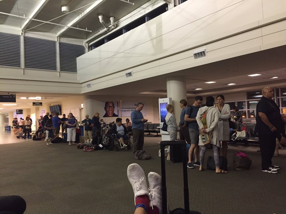 chiproytx's tweet image. Big fan of @SouthwestAir but the line has moved 15 people in 2 hours after flight cancel. #crapshow I&apos;m booked tmrw on United W/ no hotel...