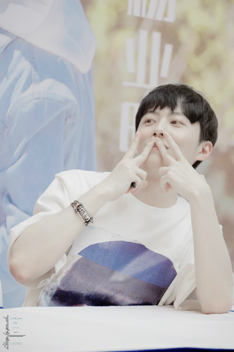 LeoLucasVN's tweet photo. 170729 Lecas 1st FansignP3
In lover’s sky💙all stars are eclipsed by the eyes of the one you love
#밍왕 #LeoLucas
Want order ptb via paypal 👉me https://t.co/y5QSZIPmiv