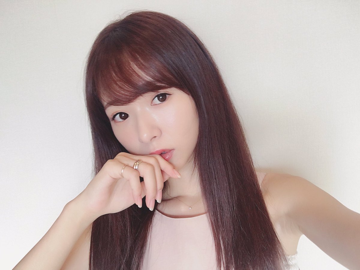 西川 瑞希 最近ストレートヘアーも ナチュラルですきです