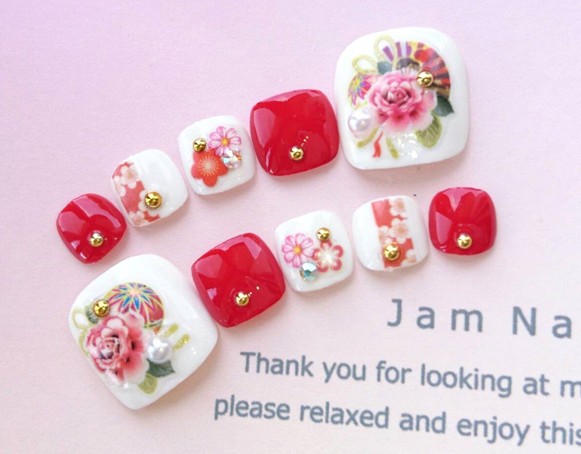 Jam Nail 浴衣にオススメのペディ用のネイルチップです Creemaにて販売中です ぜひご覧くださいませ T Co P0r3us2qcv 赤ネイル 足用ネイル 浴衣ネイル ペディキュア 和柄ネイル