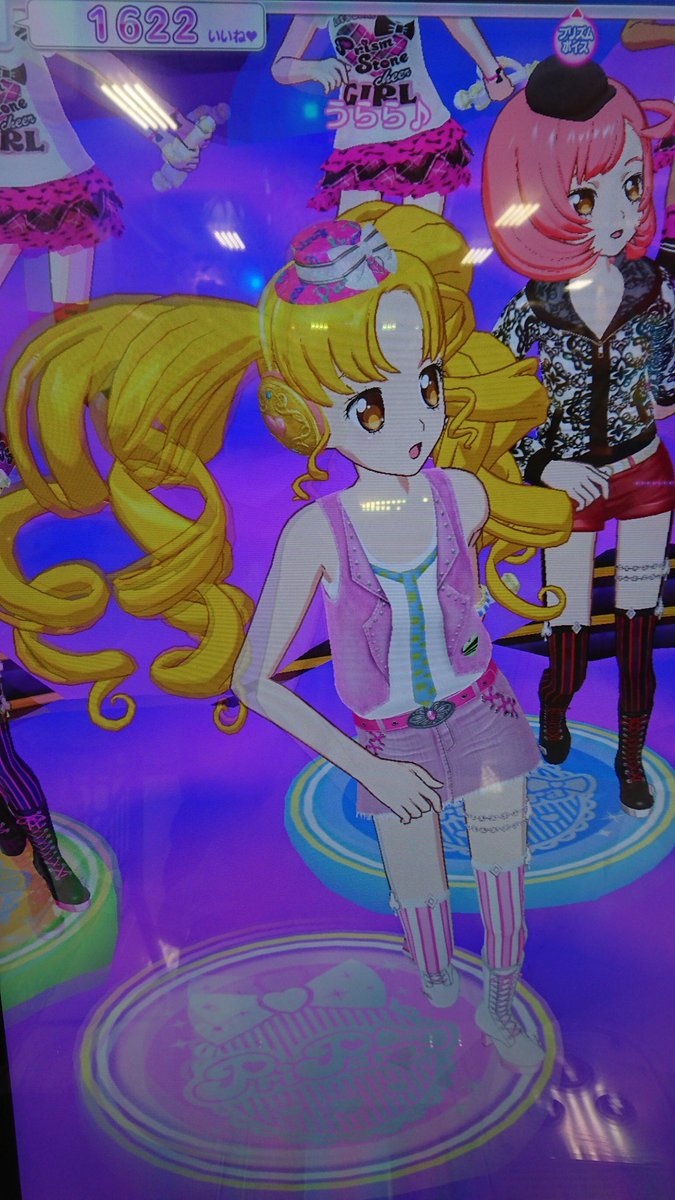 伊達めがねェ番長 で プリパラは 仕込みあって全部は紹介できませんが こんなコーデで遊びました 神3弾時に私的に猛威を振るったガーターmixコーデを久し振りに 苦笑 曲はこちらでは買えた Starlight Heartbeat を これはこれで悪くはないけれど