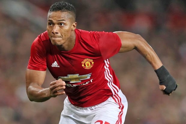 Happy birthday to Manchester United and Ecuador right-back / right-winger Antonio Valencia, who turns 32 today! 