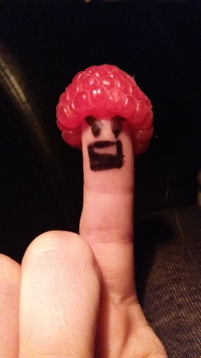 https_mootje's tweet photo. Verveling met frambozen https://t.co/1DLrhqROGI