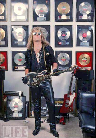 August 4
HAPPY BIRTHDAY, Mr. Robbin Crosby!!!  