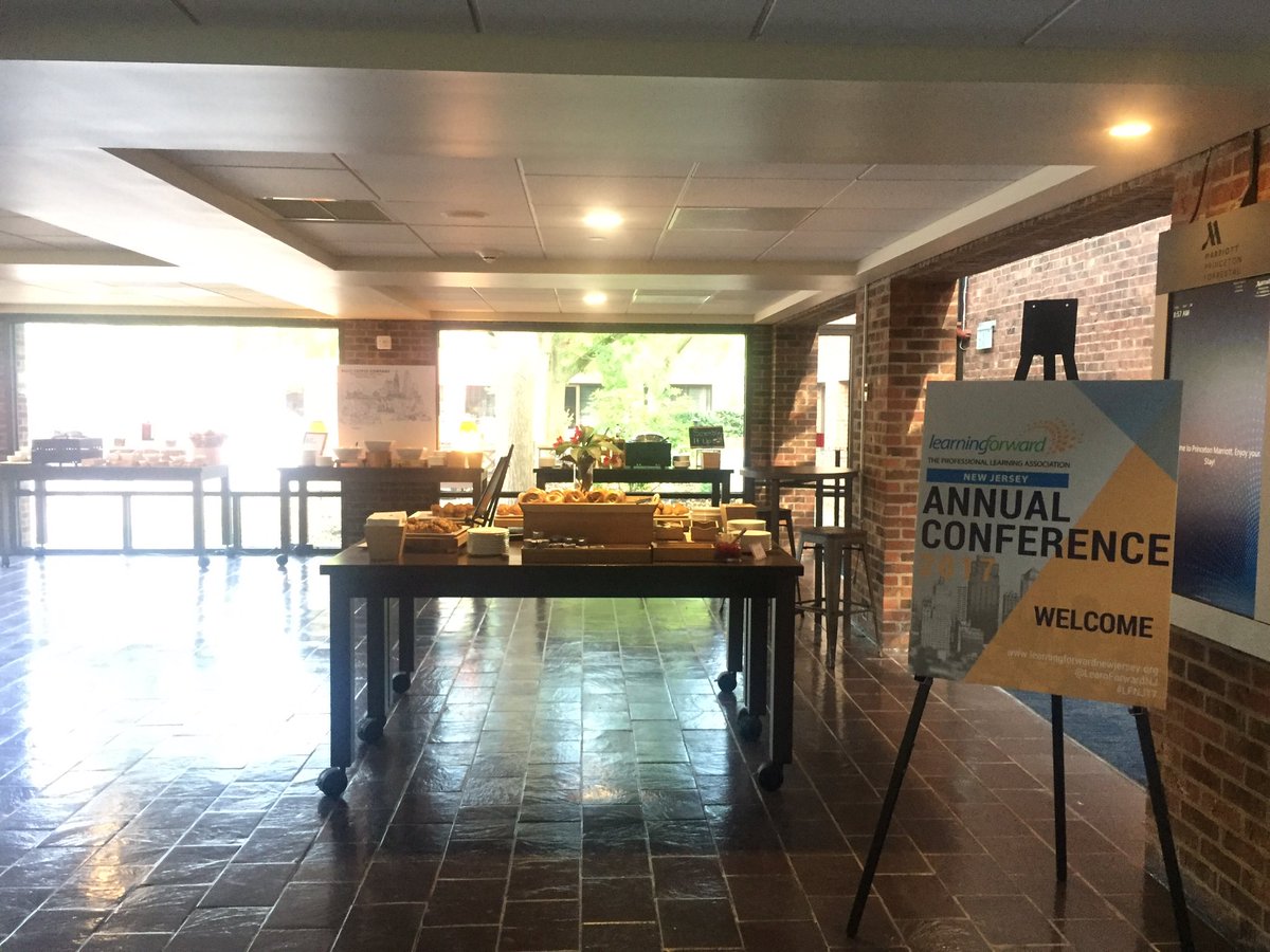 LearnForwardNJ's tweet image. Thank you @VisionsFCU for sponsoring a wonderful breakfast ! #LFNJ17 #LearningForwardNJ