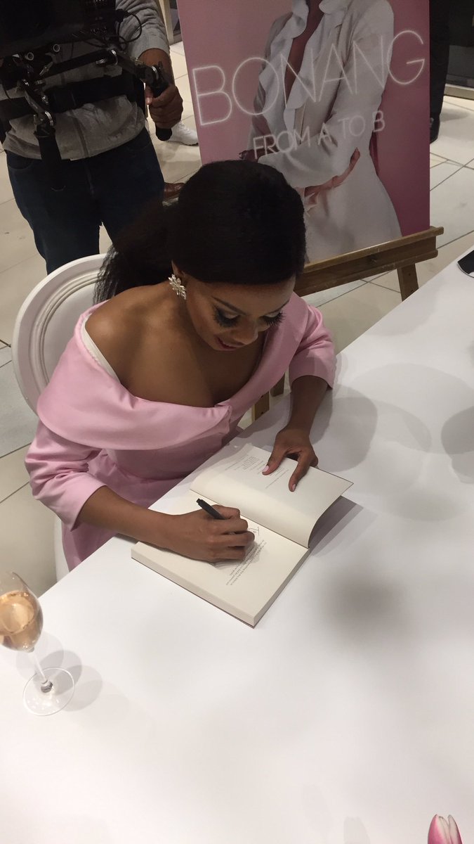 HRH_Katlego's tweet image. Congratulations on the release of the much anticipated book. To God be the glory 💕🎈🙏🏽, love you to the moon and back! FAVEEE 😘