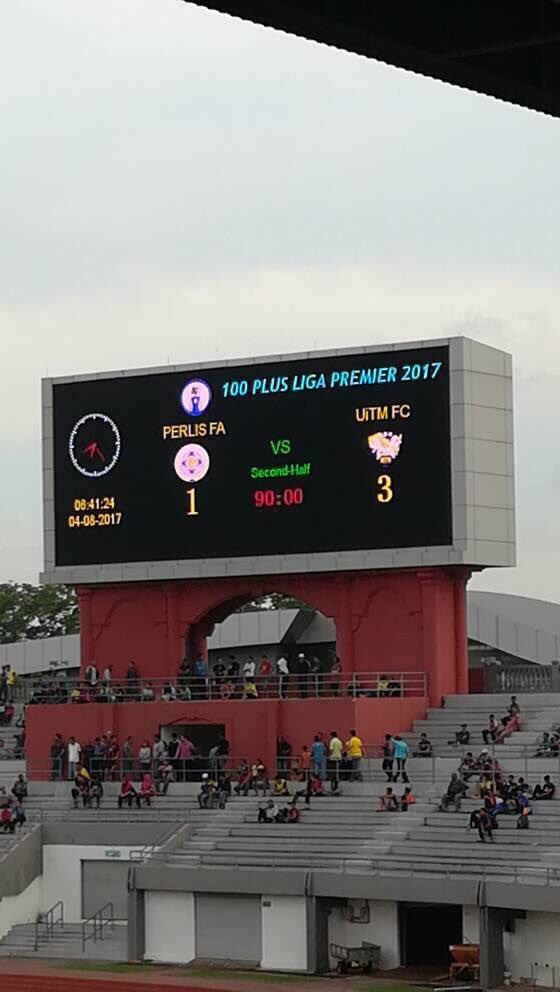 VCUiTM's tweet photo. Tahniah #UiTM FC atas kemenangan 3-1 melawan Perlis dalam Liga Premier 2017 #UiTMDiHatiku @UiTMFC_Official https://t.co/MYDY4UHyGw