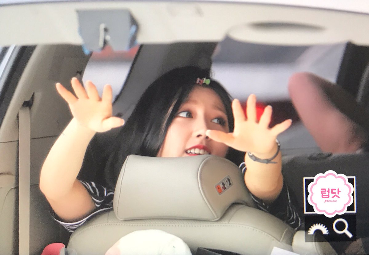 [PREVIEW] #러블리즈 #Lovelyz Yein at Gimpo Airport Departure Heading to Japan 

cr: 19980604com_