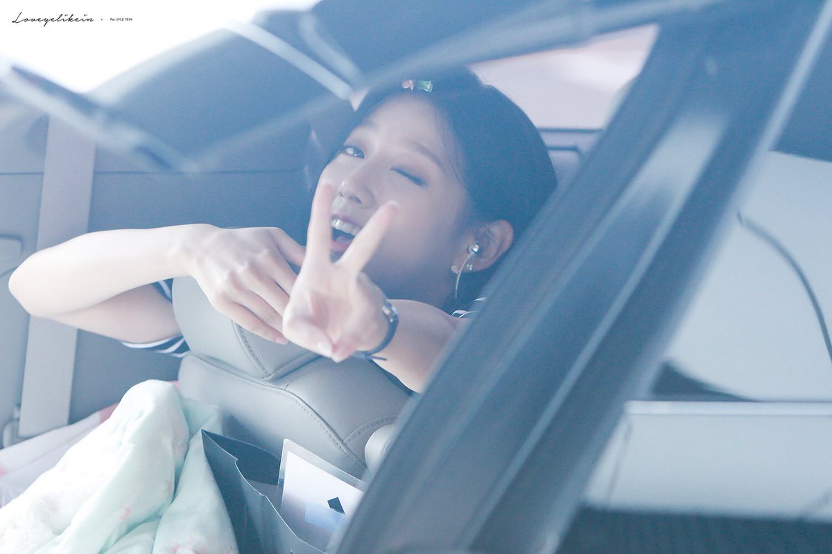 [PICS] #러블리즈 #Lovelyz Yein at Gimpo Airport Departure Heading to Japan 

cr: LOVEYE_LIKEIN