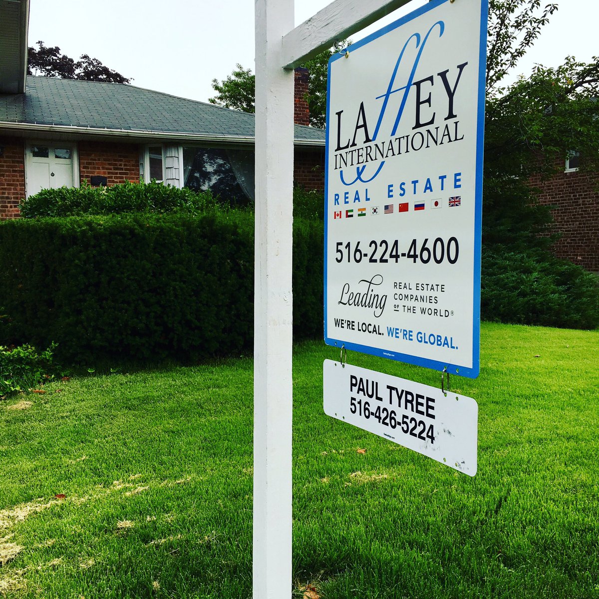 constancek's tweet photo. Good morning from 107 Belmont Circle Syosset. Paul Tyree is the guy to call 516-426-5224 #forsale #syosset #longisland https://t.co/QWnjeaIGAJ