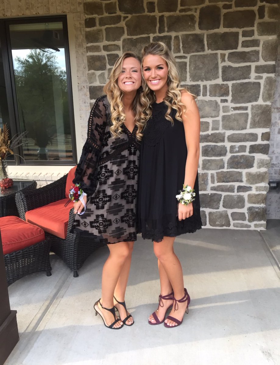 baylee_cook's tweet photo. (I didn't forget)!!!! Happy day late birthday, I love you forever bff 💓💓 https://t.co/rUWpYFNa5Y