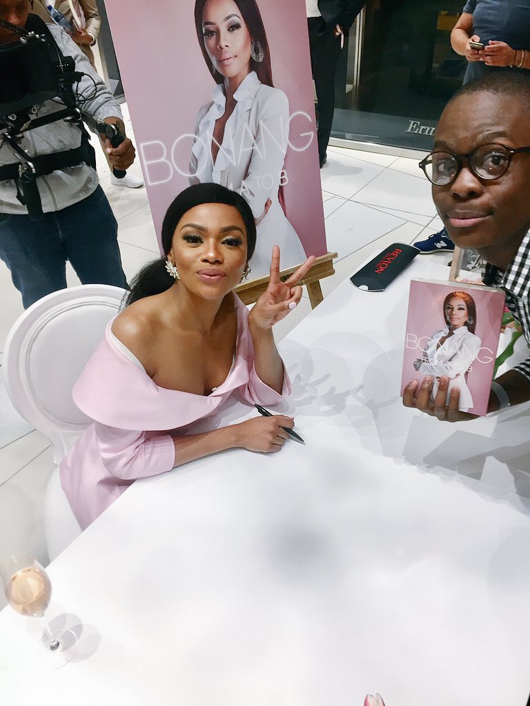 HRH_Katlego's tweet image. Congratulations on the release of the much anticipated book. To God be the glory 💕🎈🙏🏽, love you to the moon and back! FAVEEE 😘