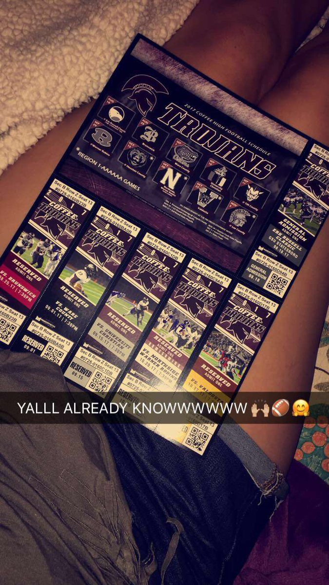 reybaby17's tweet photo. 2 weeks till we're at Paulson #CoffeeOnTop #TrojansAllTheWay 🏈😛💪🏼 https://t.co/P3V7NyTqHW