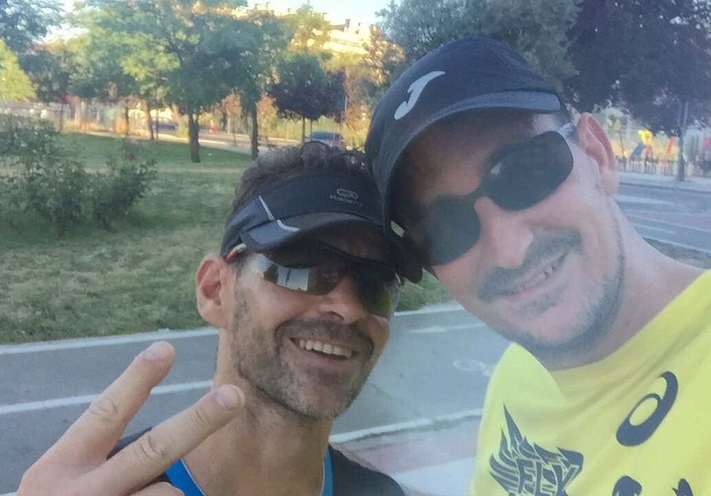 JaviHds42k's tweet photo. Si quieres ir rapido camina sólo, si quieres llegar lejos ve acompañado 
#EntrenosQueValenPorDos #OzuQueCalor
#RoadToSevillaMaraton2018 https://t.co/peIjuSJJHB