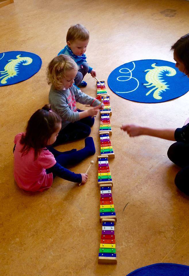 #love #muziekopschootles #muziekmethetjongekind #baby #dreumes #peuter #muziekschool #kinderdagverblijf
foto: <a href="/muziekfabriek00/">de MuziekFabriek</a>