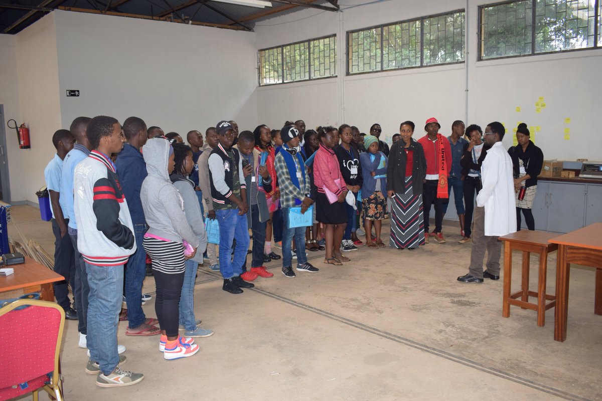 InnovateKenya's tweet photo. All this young innovators excited and eager to learn how different machines work during a tour @uonbi Maker Space #innovateAugust https://t.co/udqxKQWmRi