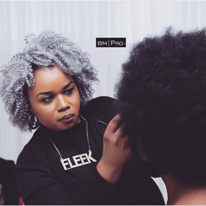 GlamAfric's tweet photo. It's like watching Picasso at work... such a beautiful thing ๐๐@banksbmpro is at the very top of this game. ๐๐๐๐พ #bmpro #glamafric #mua https://t.co/BYxvYzHif4