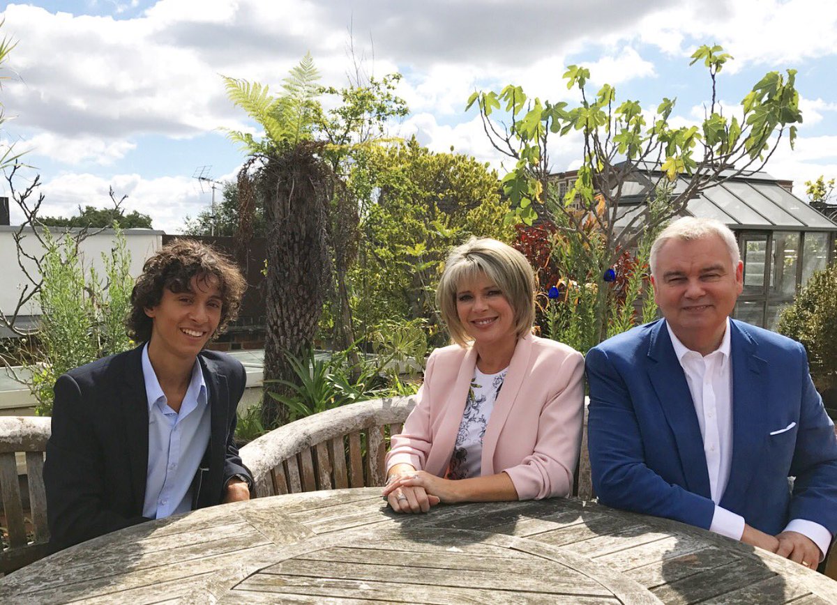 AlexInAir's tweet photo. Currently filming with @EamonnHolmes and @RuthieeL...lots of exciting stuff for frequent flyers &amp; aviation lovers...#staytuned https://t.co/yyHCONqD79