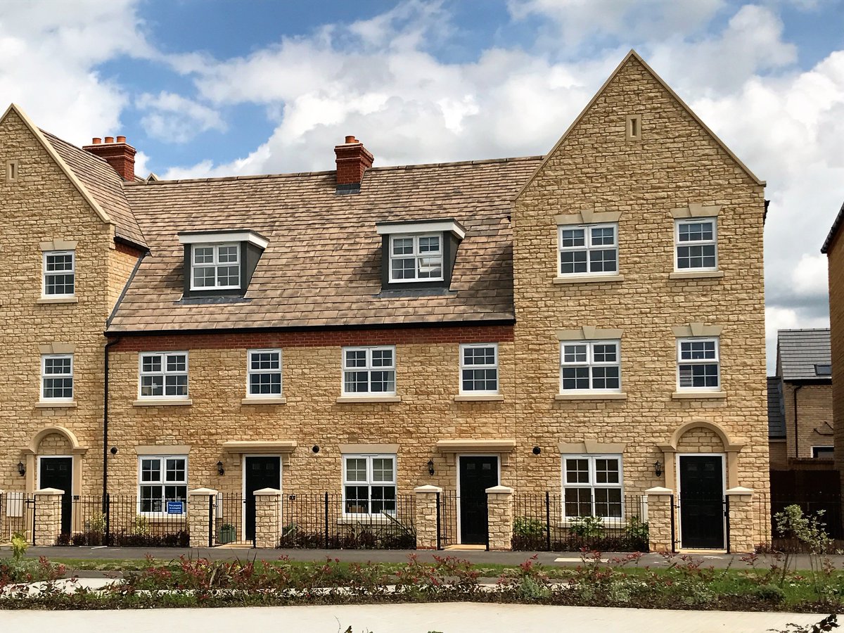 clickcaststone's tweet photo. #Hardrow Slates from #Forticrete specified by @TaylorWimpey for stunning Stamford development https://t.co/9uukCiIhZo https://t.co/W5WmVOX8NK