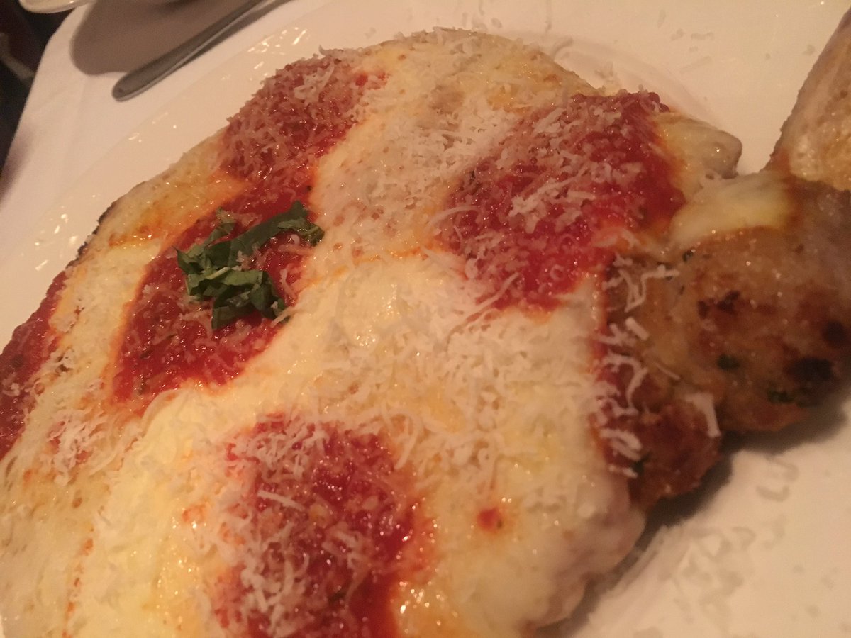 TonyKent_Writes's tweet photo. Still trying to work out why I've come home from #LasVegas about 14lb heavier. Any ideas, anyone? #overeating #ItalianFood #FatAgain! https://t.co/Yq0I8PXvlQ