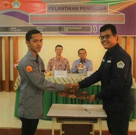 himatansifeb's tweet photo. Pelantikan dan sertijab kepengurusan Himatansi periode 2017/2018, semoga amanah #HimatansiTuntas https://t.co/HwFfIJNxfU
