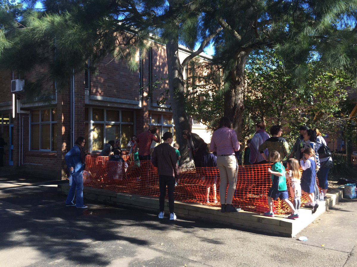 lewisham_ps's tweet image. Thnx parents &amp;amp; friends who joined us #EdWeek17. Community planting, project-based learning "I learn, we learn"