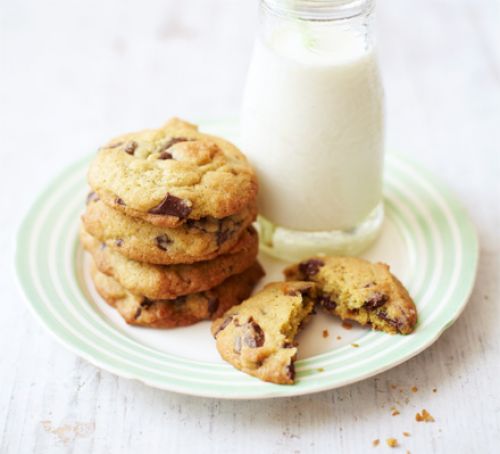 SalterUK's tweet photo. Celebrate Chocolate Chip Cookie Day with this retro recipe! πͺ https://t.co/XcQrw92EtT #chocolatechipcookieday #saltercook https://t.co/Ow70T7GLcc