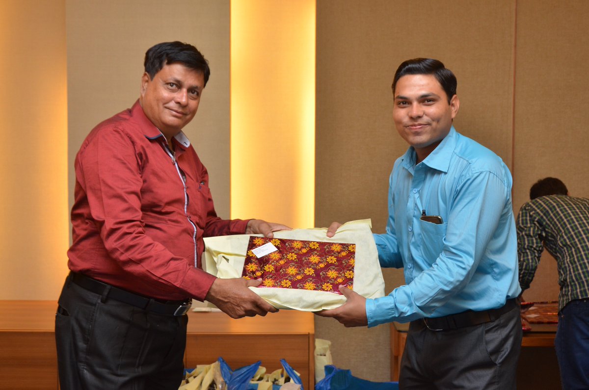 hasmukhfur's tweet photo. #Dealer Meet #2015 @Kensville Resort Hasmukh Furniture. https://t.co/cxDUVojGJd