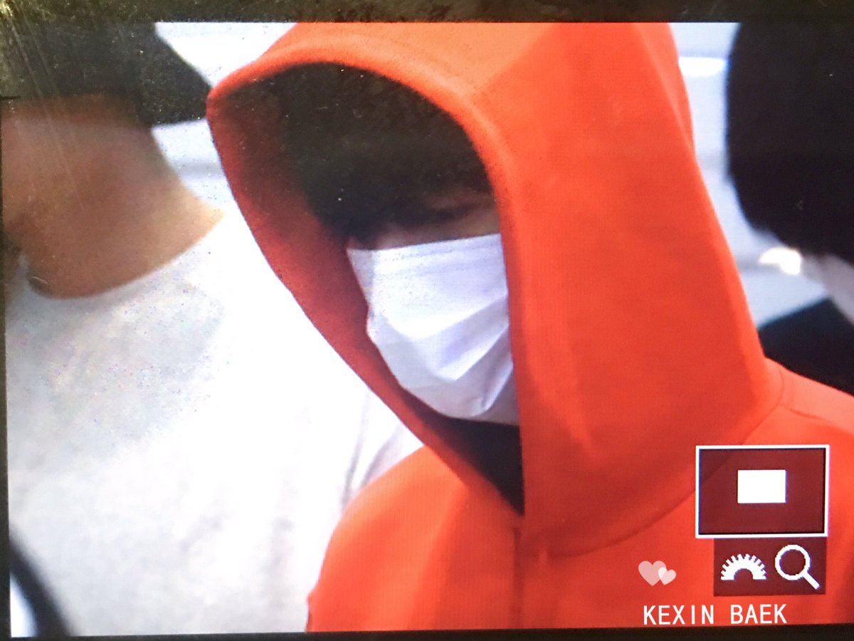 KexinBAEK's tweet photo. 170804 ICN✈️ #BAEKHYUN #백현 https://t.co/ufYBJYgqj7