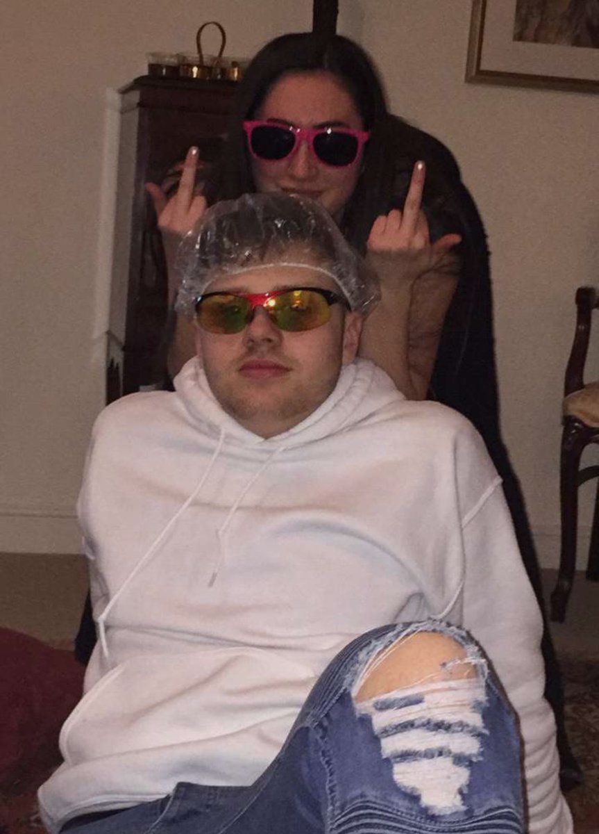andy_the_pebble's tweet photo. Happy birthday u prick #froglyfe #getoutmicahucunt @charstephenss https://t.co/0qOLg3Zd9C
