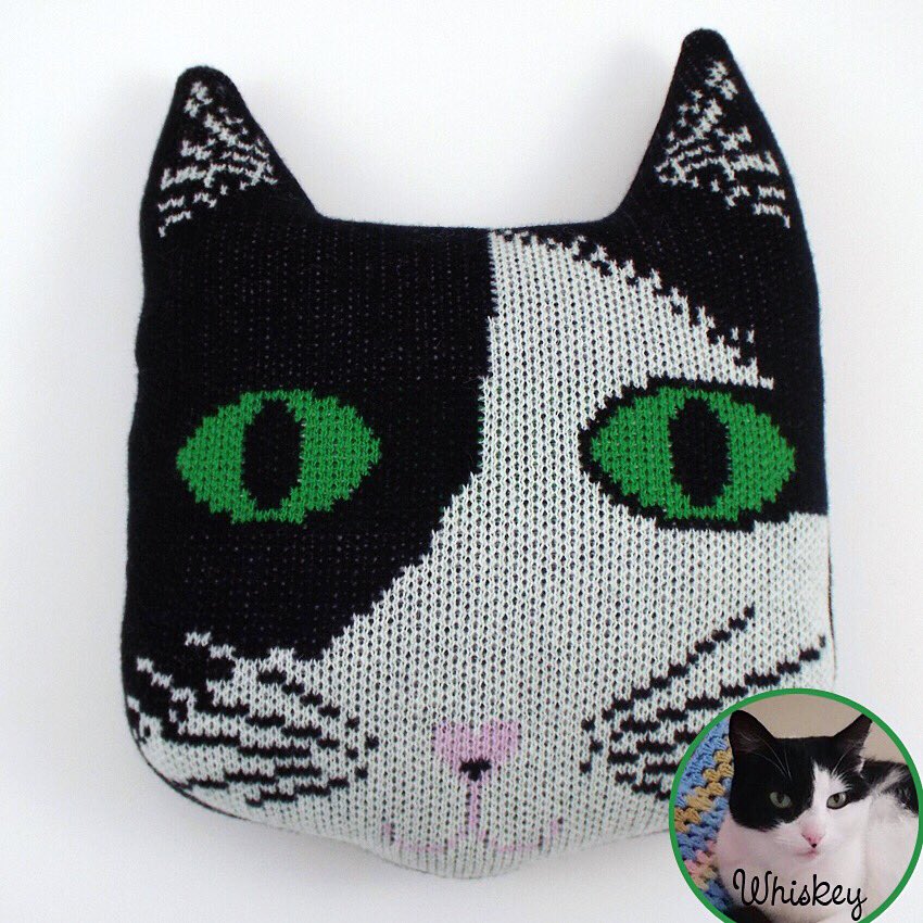KnitAndDestroy's tweet photo. Custom cats are here!!! 
https://t.co/J6Y1O9LQV3 https://t.co/AOt527I59f
