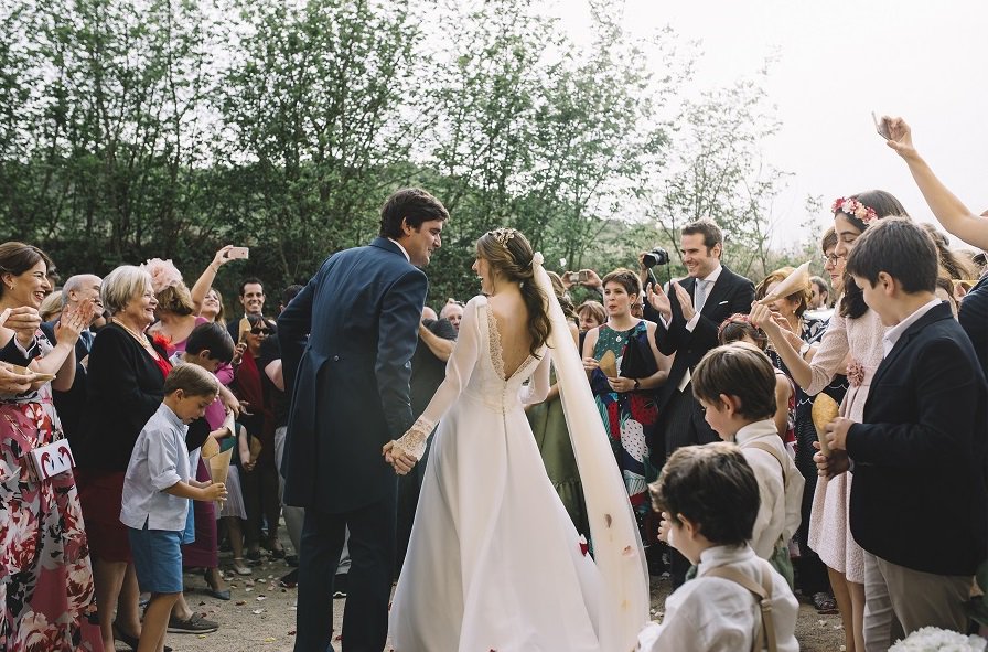 laumongeatelier's tweet photo. Estábamos deseando enseñaros las preciosas fotos de la boda de Sara ¡Esa cara de felicidad es nuestra mayor recompensa! https://t.co/V4ehoMpPsH