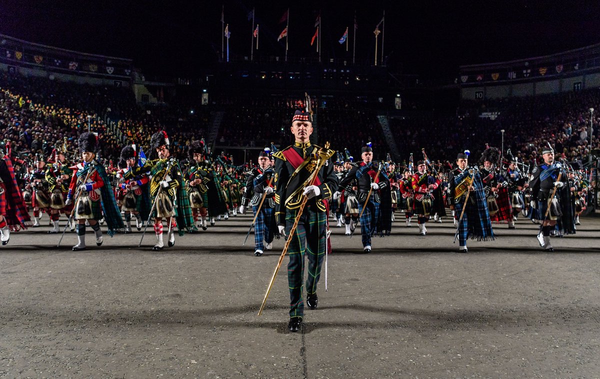 BritishArmy's tweet photo. The world renowned Royal Edinburgh Military Tattoo returns for a 68th season and takes place on the Esplanade of Edinburgh Castle tonight! https://t.co/0g8SRGAfBN